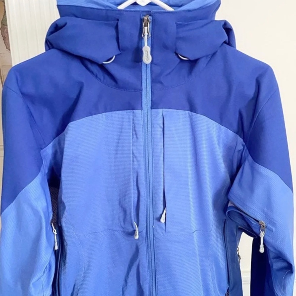 Women’s Patagonia wind breaker jacket!